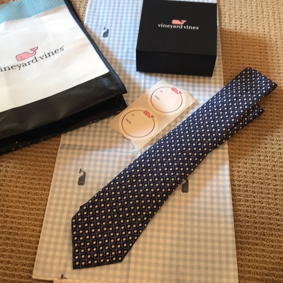 Vineyard Vines Other - 🔴💥HOST PICK💥VINEYARD VINES NAVY SILK TIE NWOT